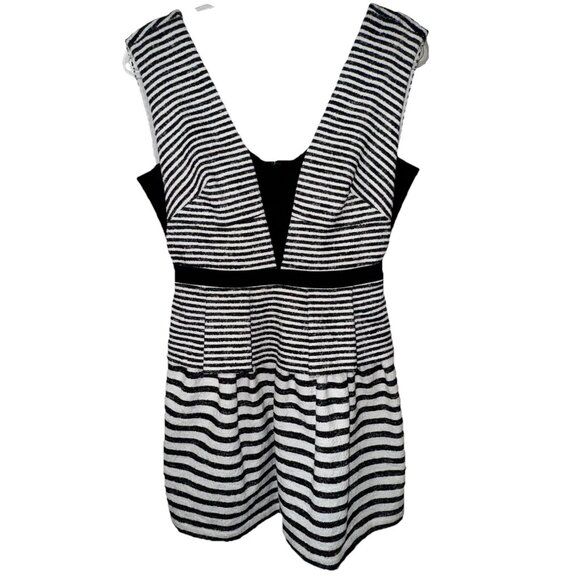 BCBGMaxazria Open Back Piper Mini Dress Black/Off White Holiday Womens 6 New - Picture 1 of 7